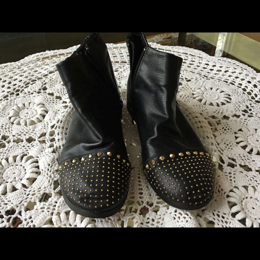 Black with gold stud decoration boots